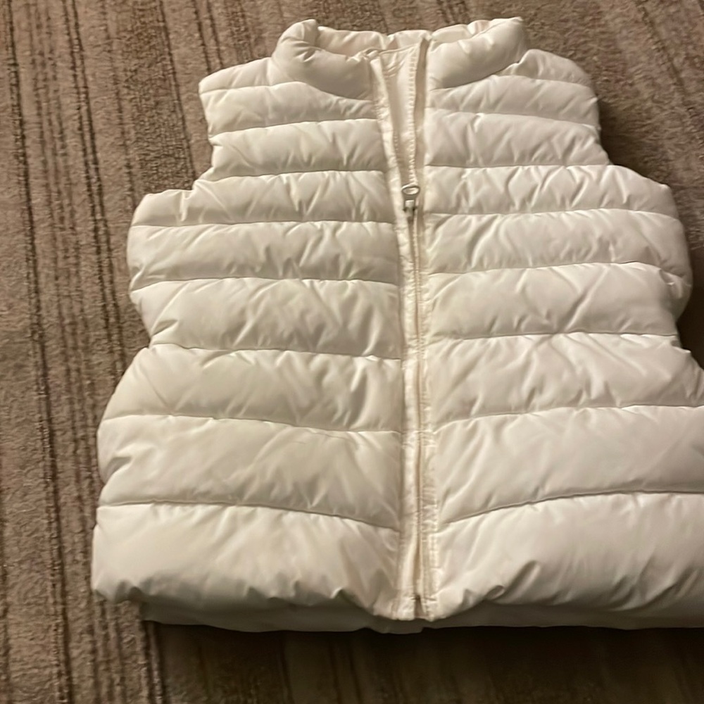 Gap kids, new vest without tag